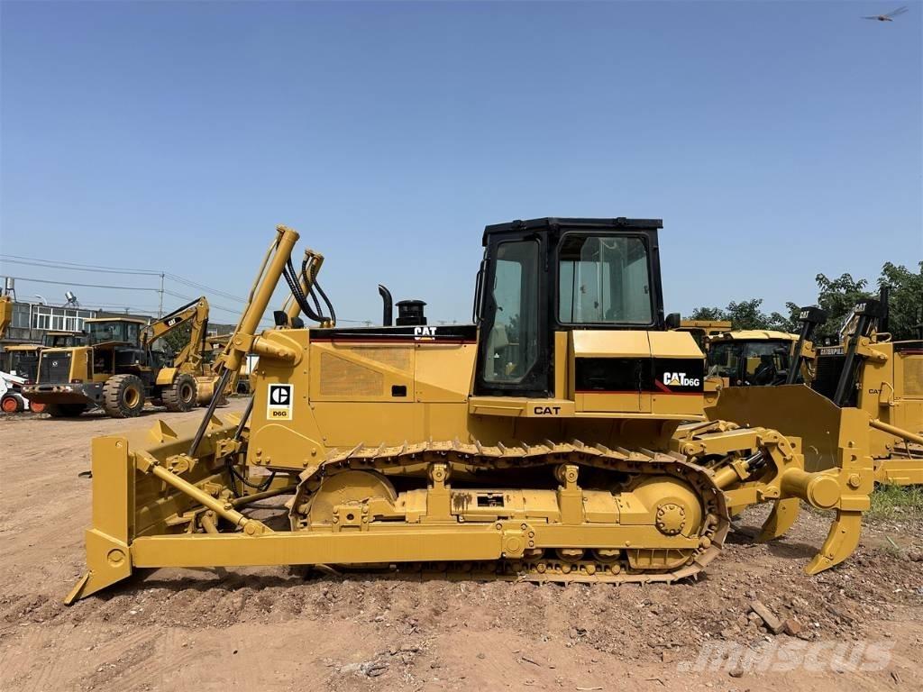 CAT D6G Buldožeri gusjeničari