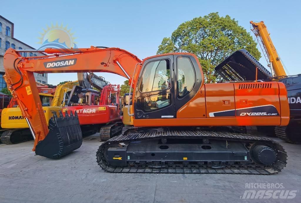 Doosan DX 225 LC Bageri gusjeničari