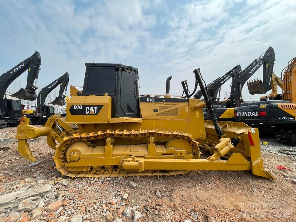 CAT D 7 G Bageri gusjeničari