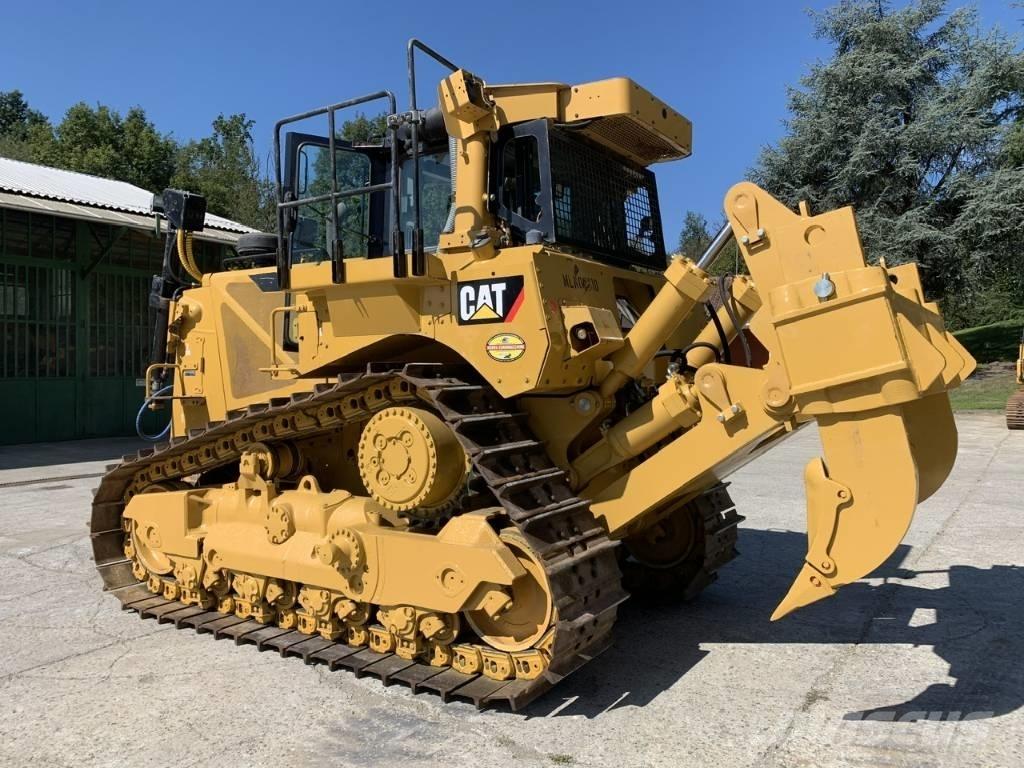 CAT D 8 T Buldožeri gusjeničari
