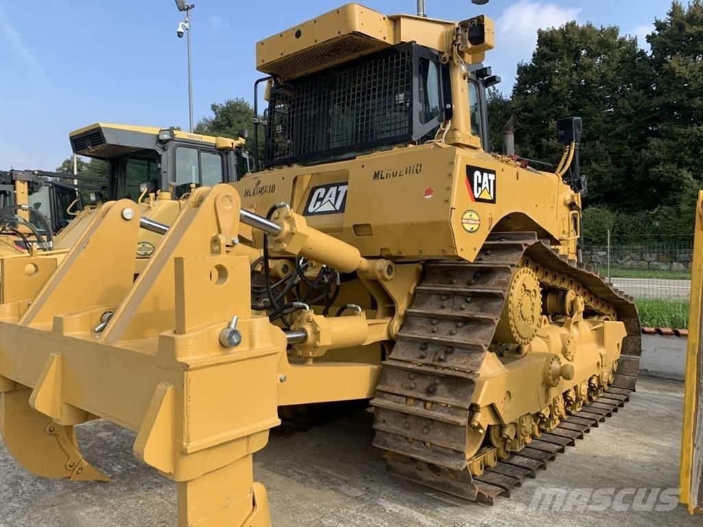 CAT D 8 T Buldožeri gusjeničari