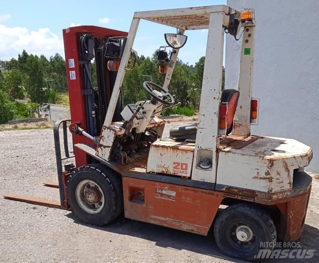 Nissan EH02A20U Dizelski viličari