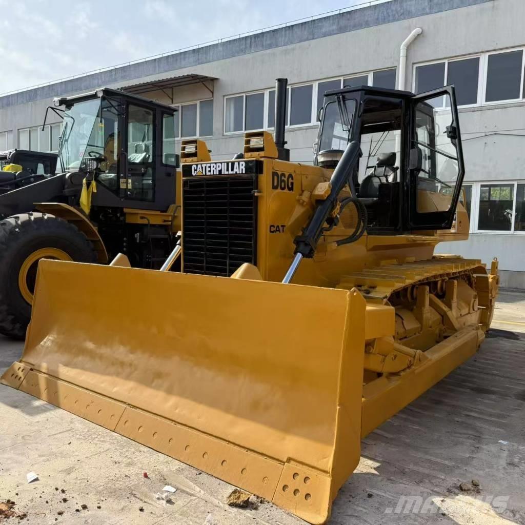 CAT D6G Buldožeri gusjeničari