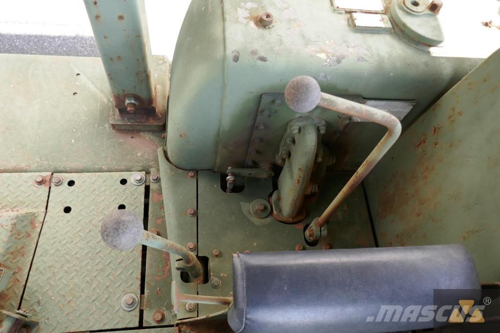 CAT D7F Ex-army Buldožeri gusjeničari