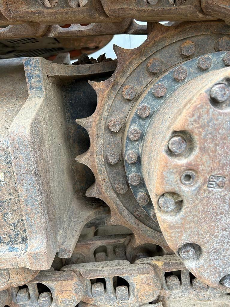 Hitachi ZX 225 US LC Bageri gusjeničari