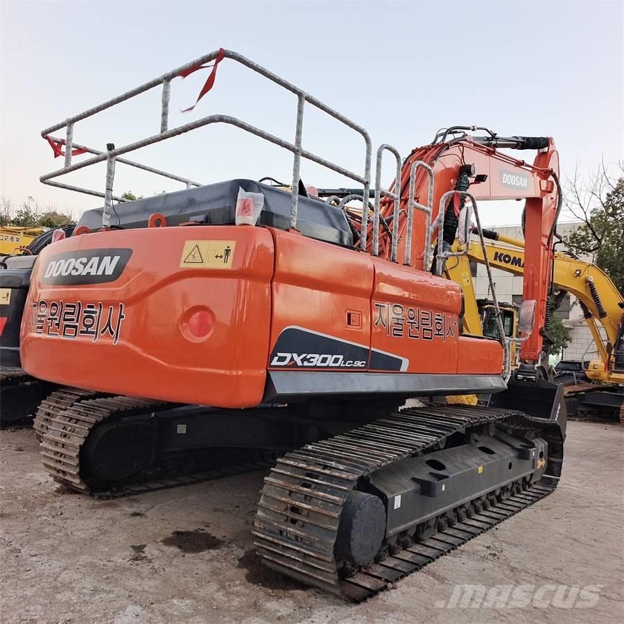 Doosan DX 300 LC Bageri dugog dosega