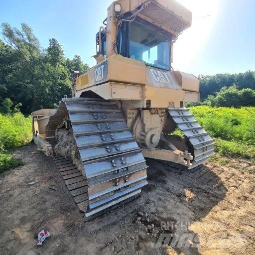 CAT D 6 T LGP Buldožeri gusjeničari