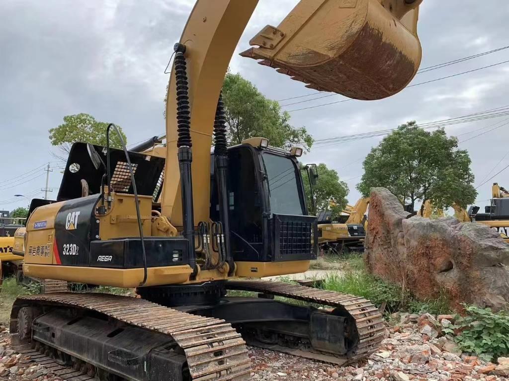 CAT 323D Bageri gusjeničari