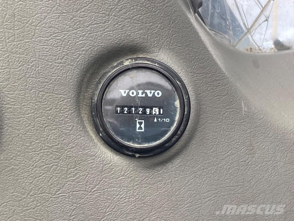 Volvo EC 300 D Bageri gusjeničari