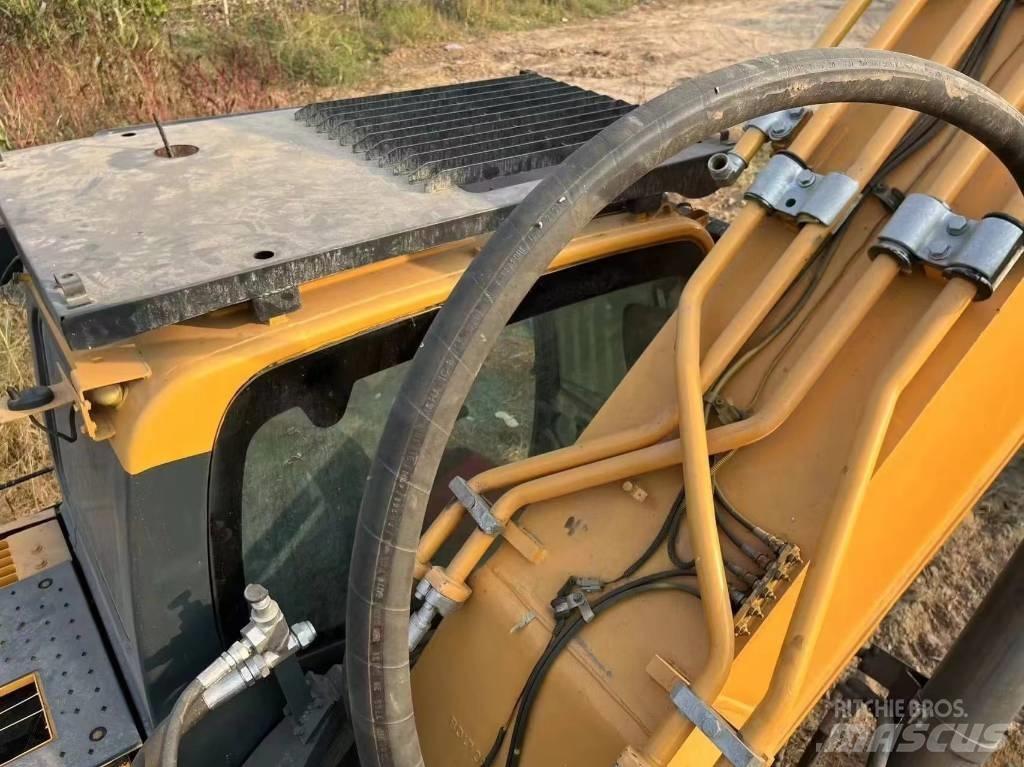 Hyundai Robex 520 VS Bageri gusjeničari