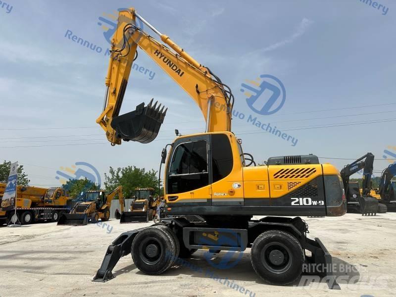 Hyundai R210W-9 Bageri na kotačima