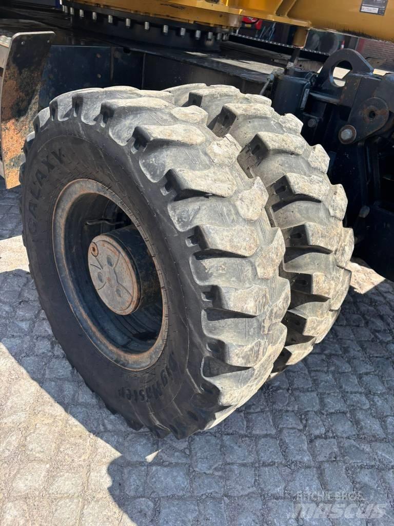 CAT M 313 D Bageri na kotačima