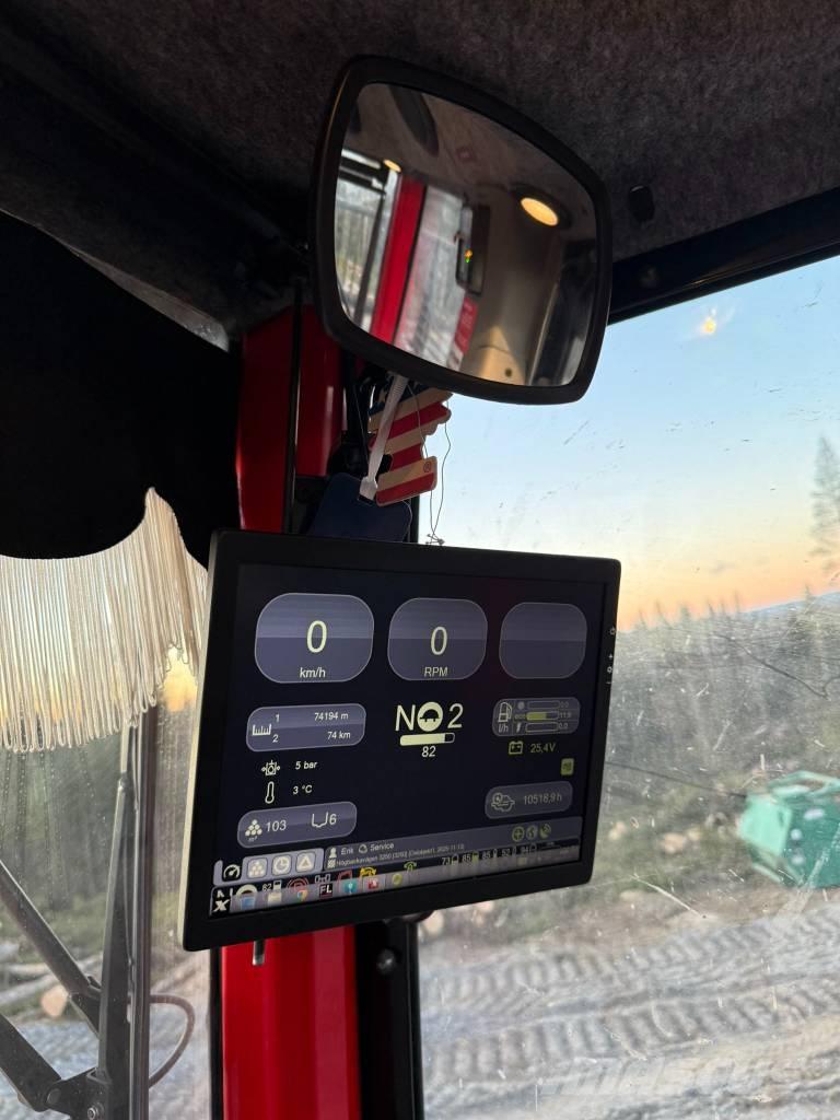 Komatsu 895 Forvarderi