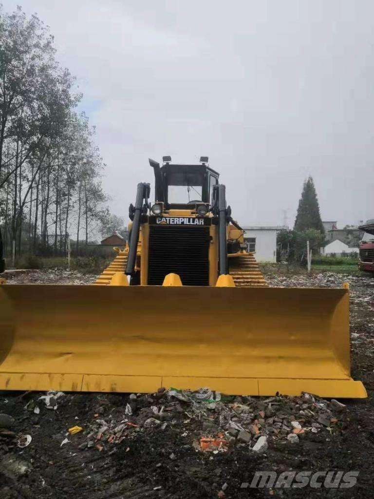 CAT D 6 H Buldožeri gusjeničari