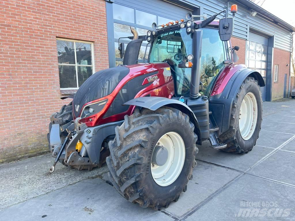 Valtra T 174 Versu Traktori