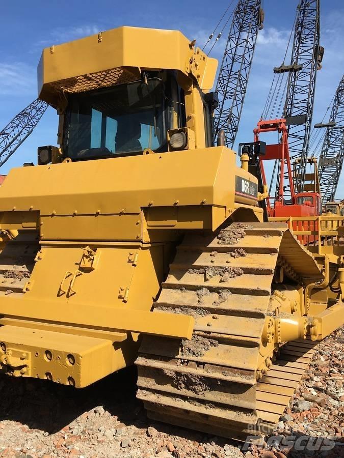 CAT D6R Buldožeri gusjeničari