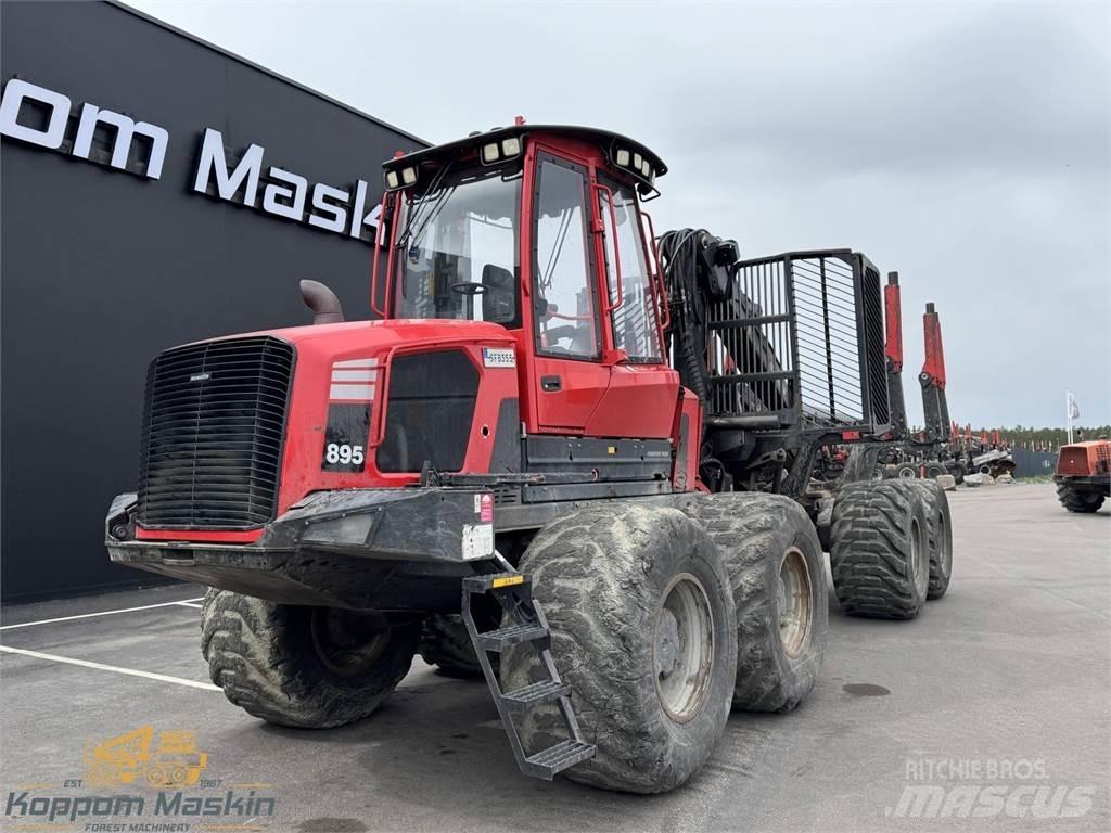 Komatsu 895 Forvarderi