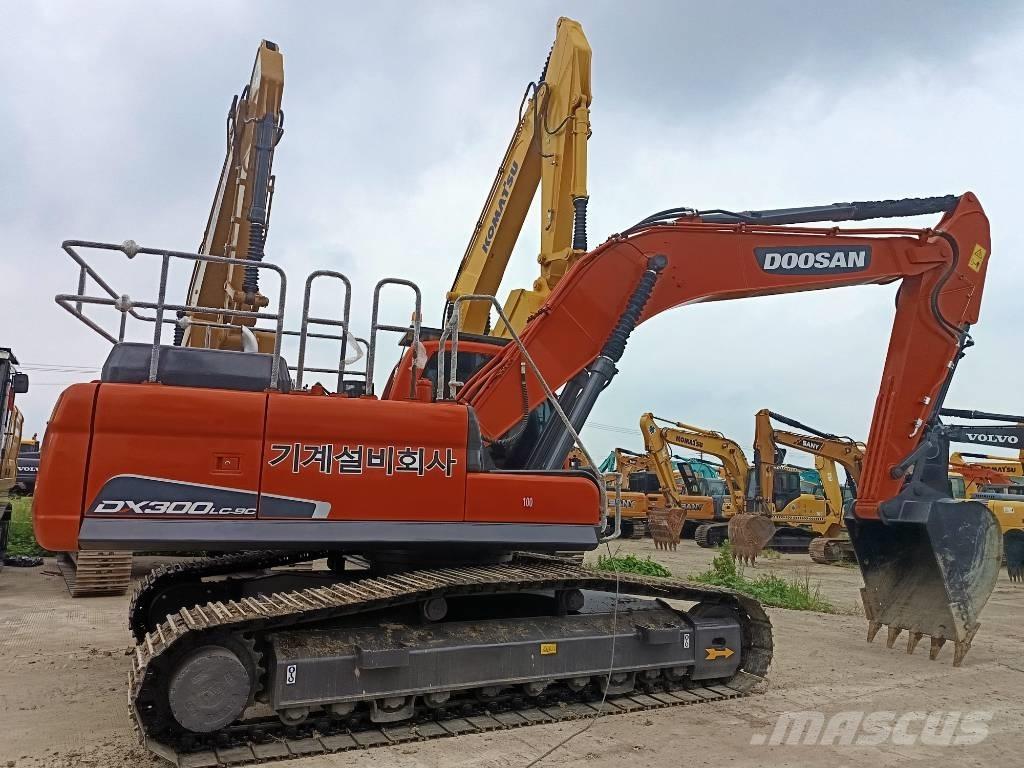 Doosan DX 300 LC Bageri gusjeničari