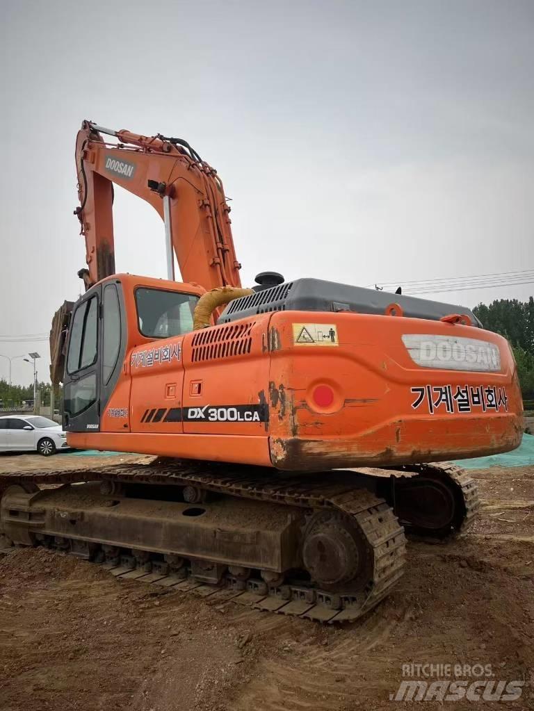 Doosan DX300LCA Bageri gusjeničari