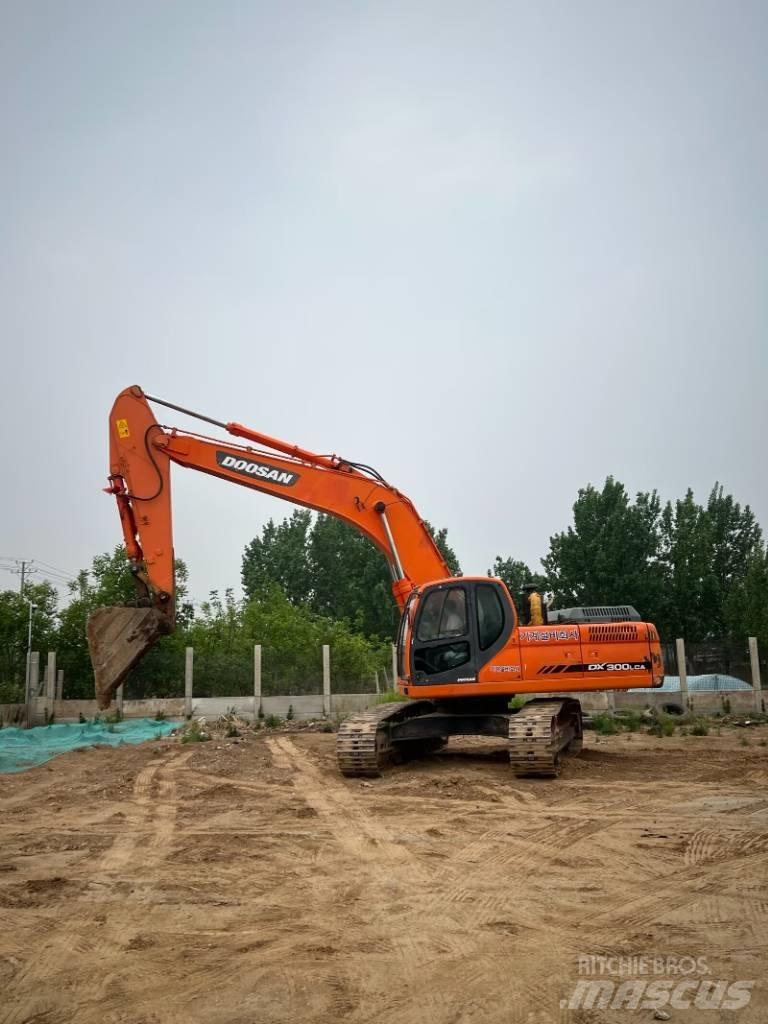 Doosan DX300LCA Bageri gusjeničari