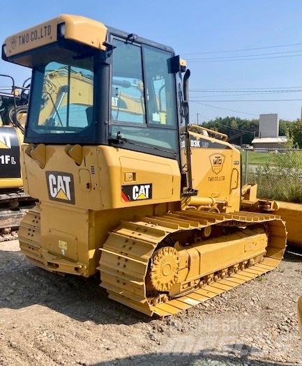 CAT D 3 K LGP Buldožeri gusjeničari