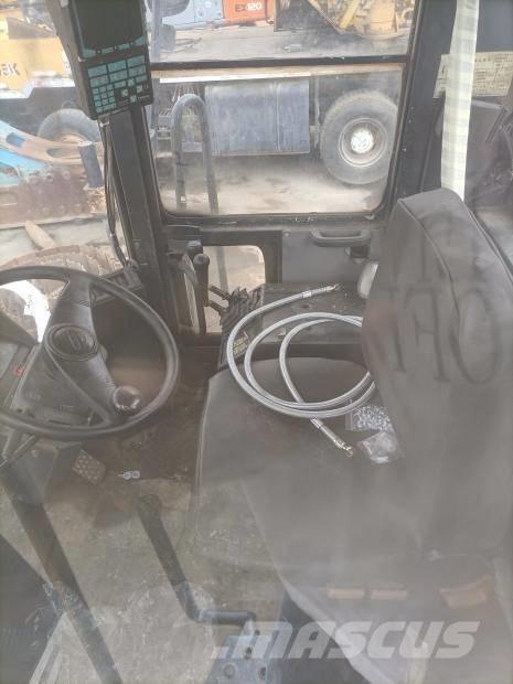 Komatsu WA470 Utovarivači na kotačima