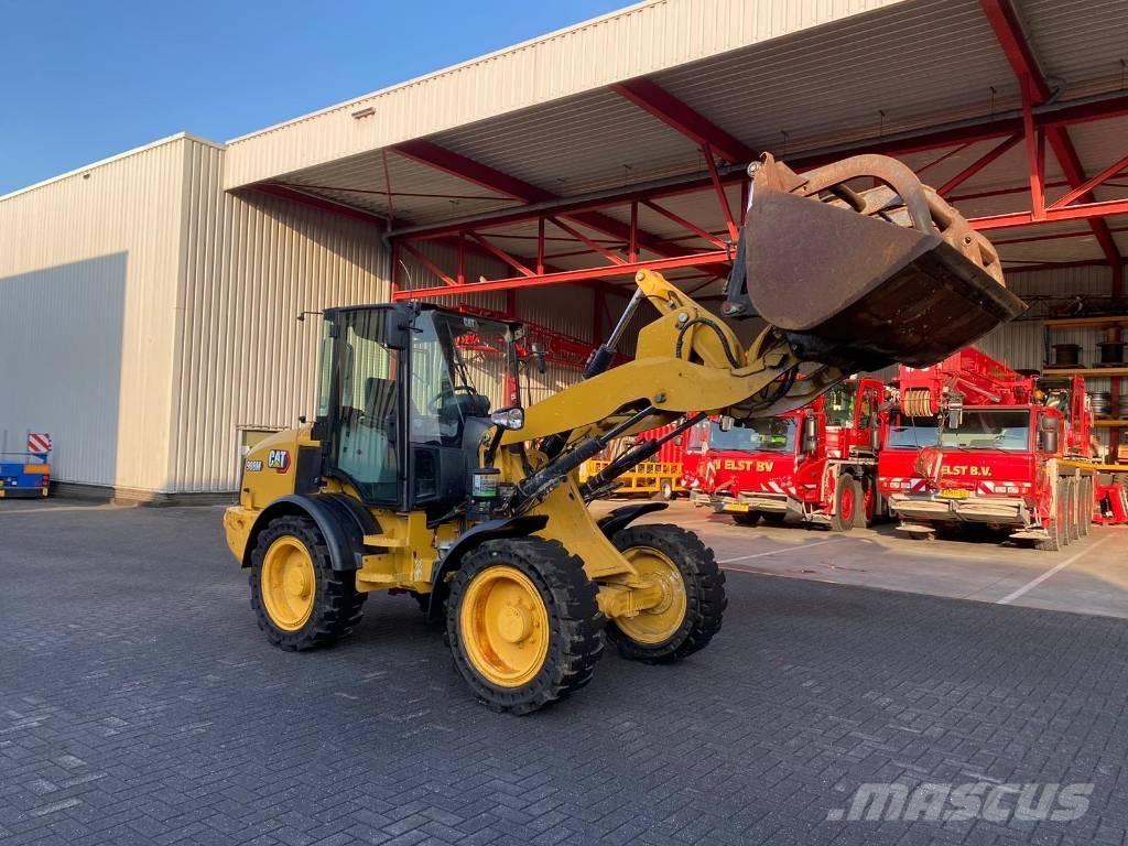 CAT 908M Utovarivači na kotačima