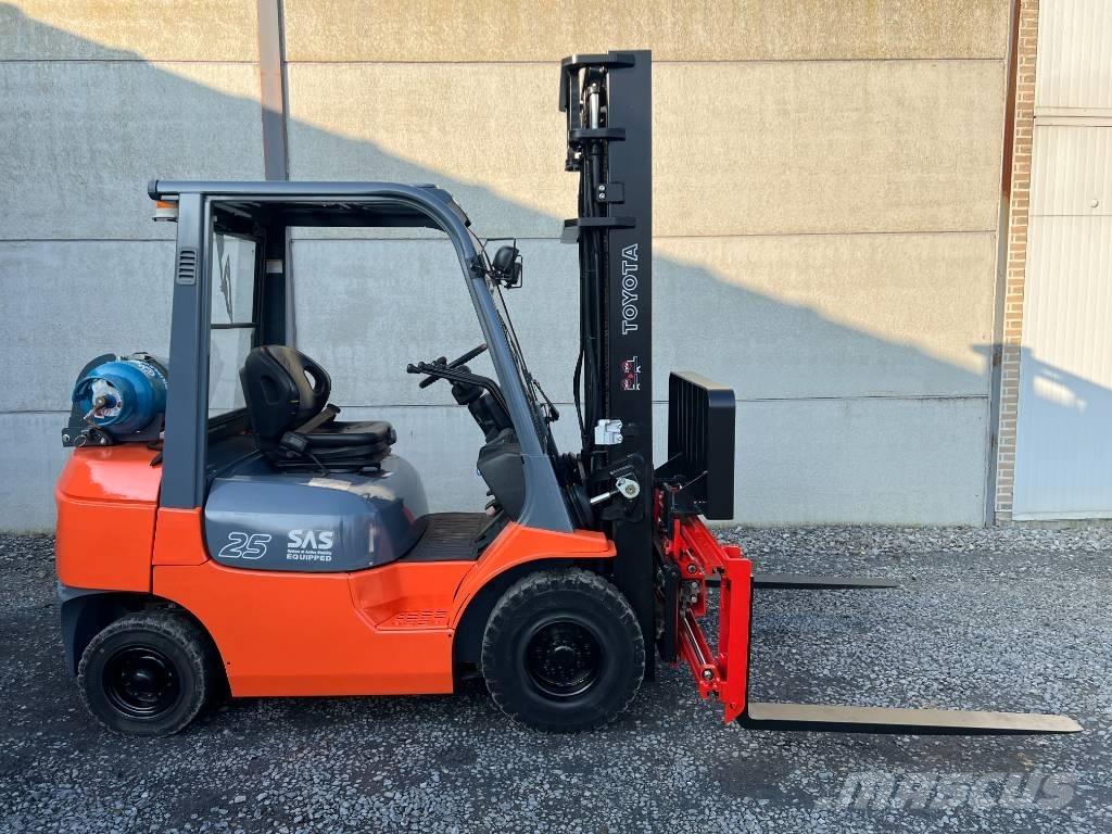Toyota 42-7 FGF 25 Plinski viličari
