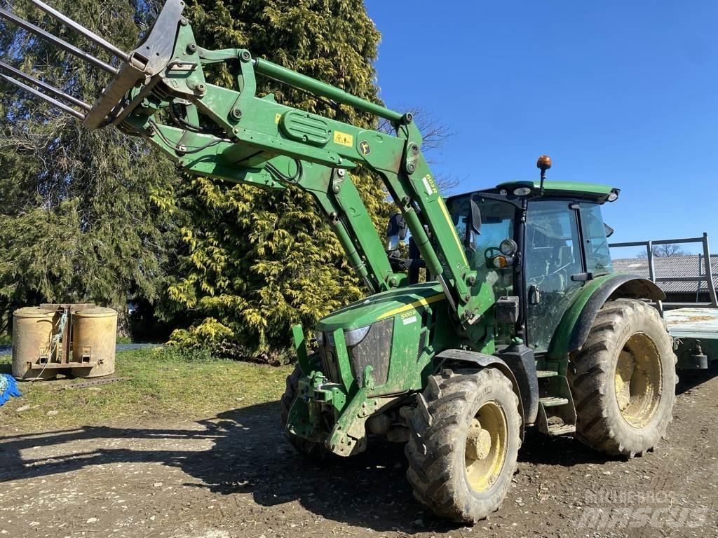 John Deere 5100 R Traktori