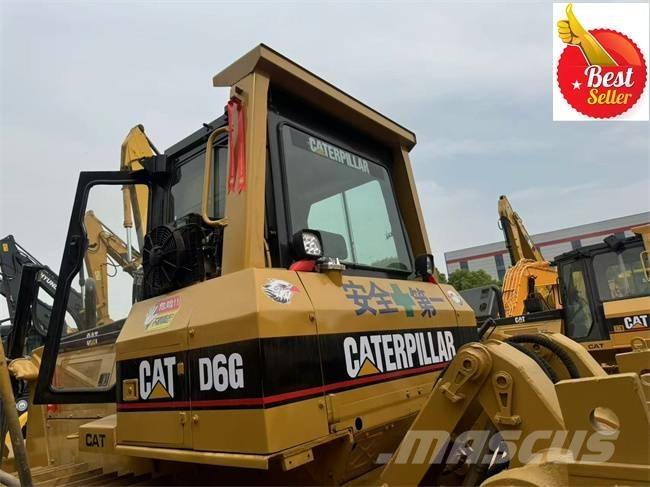 CAT D 6 G Buldožeri gusjeničari