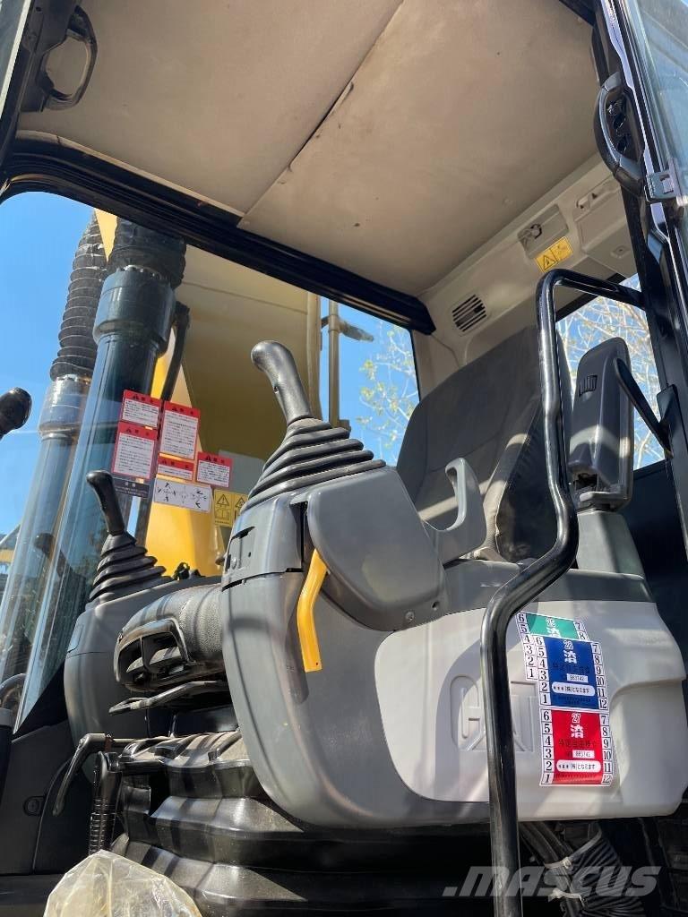 CAT 323D2 Bageri gusjeničari