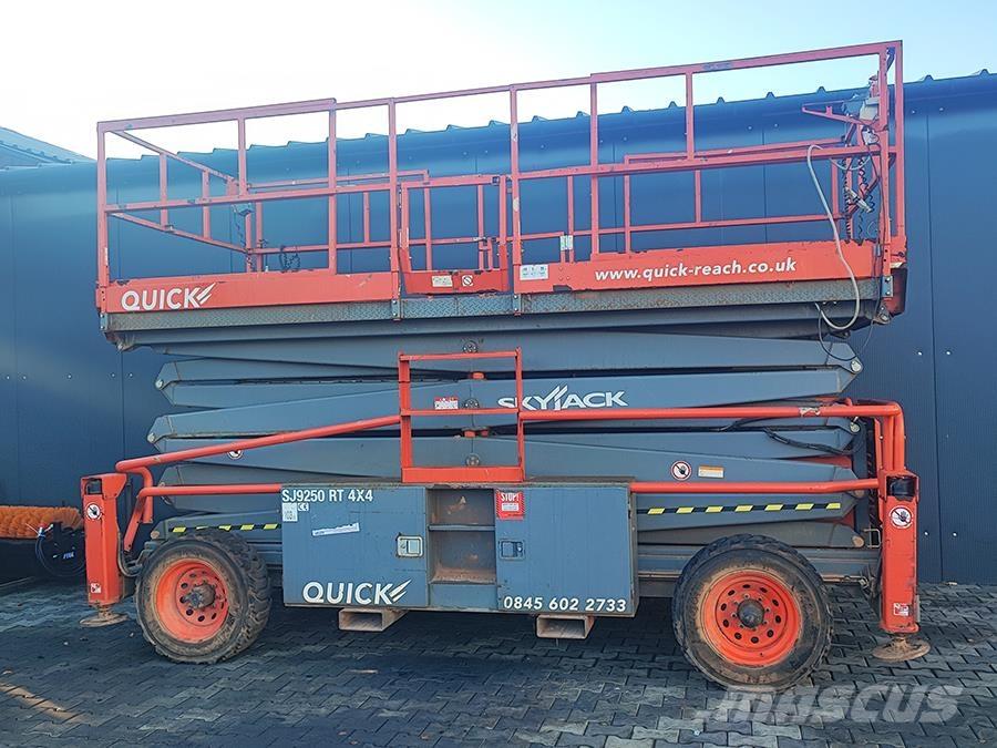 SkyJack SJ 9250 Škaraste platforme