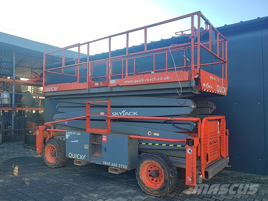 SkyJack SJ 9250 Škaraste platforme