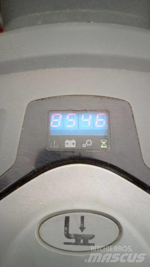 Toyota SPE160L Ručni električni viličar