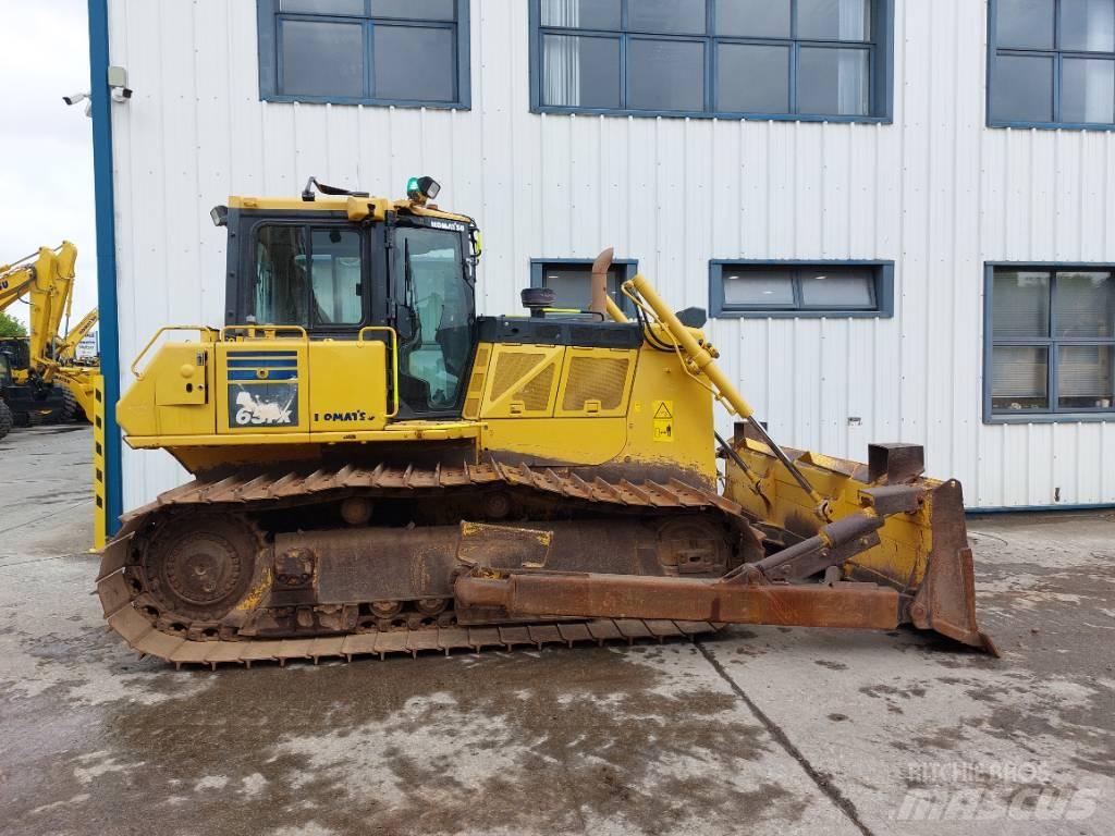 Komatsu D65PX-18 Buldožeri gusjeničari