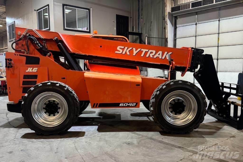 SkyTrak 6042 Teleskopski viličari