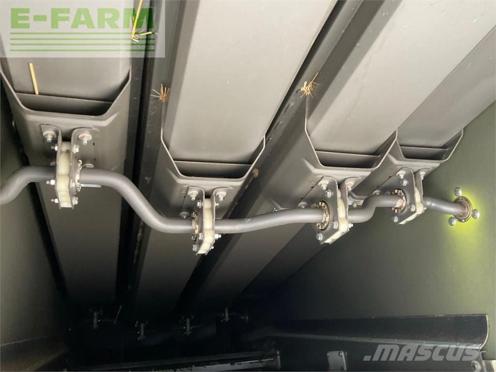 CLAAS AVERO 240 Kombajni