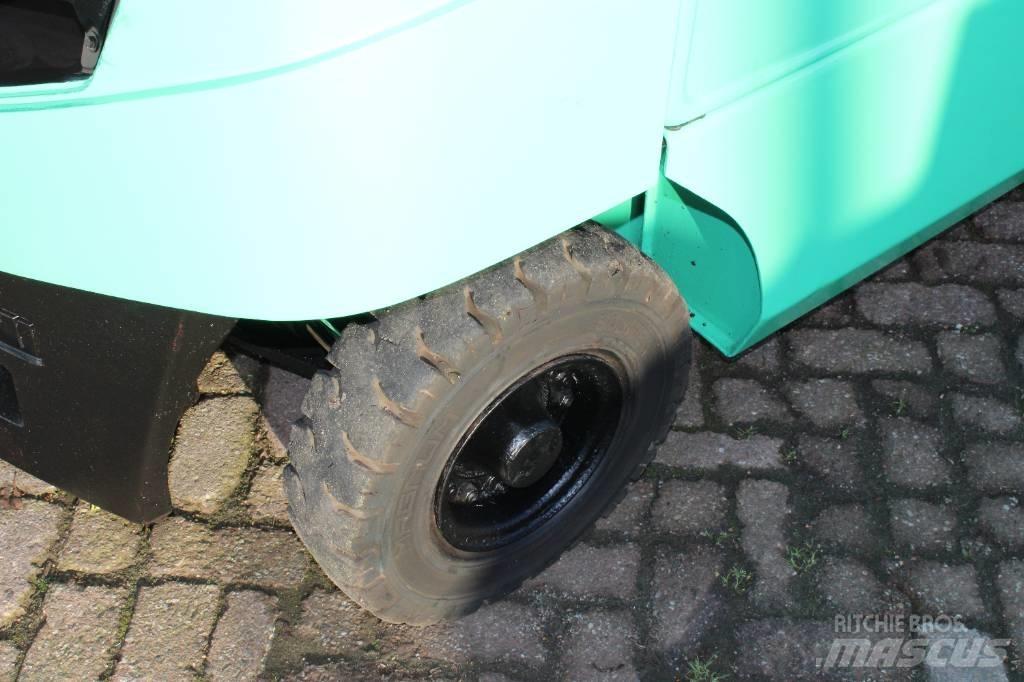 Mitsubishi FD25N Dizelski viličari