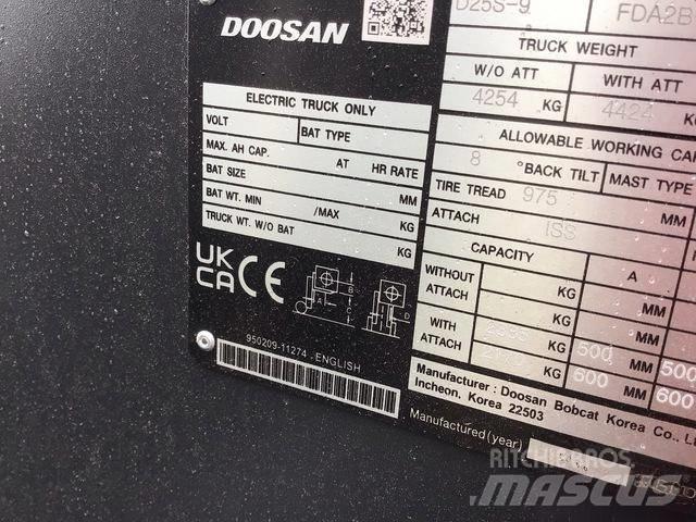Doosan D25S-9 Dizelski viličari
