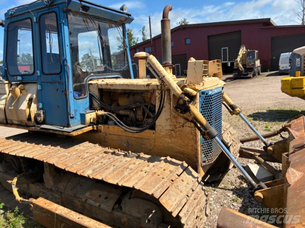 Komatsu D 41 P-3 Buldožeri gusjeničari