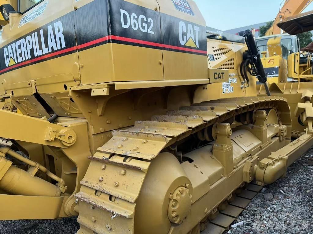 CAT D 6 G Buldožeri gusjeničari
