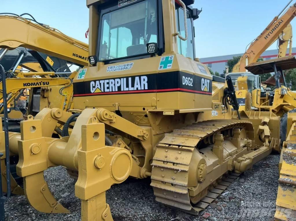 CAT D 6 G Buldožeri gusjeničari