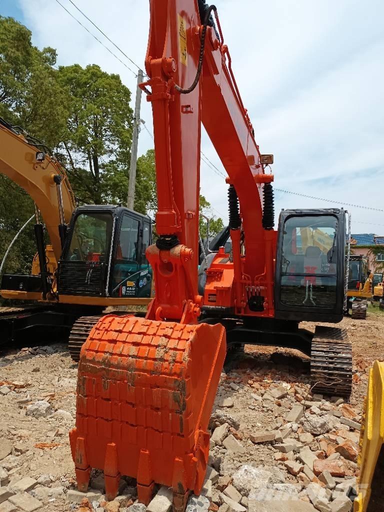 Hitachi ZX 135 Bageri gusjeničari