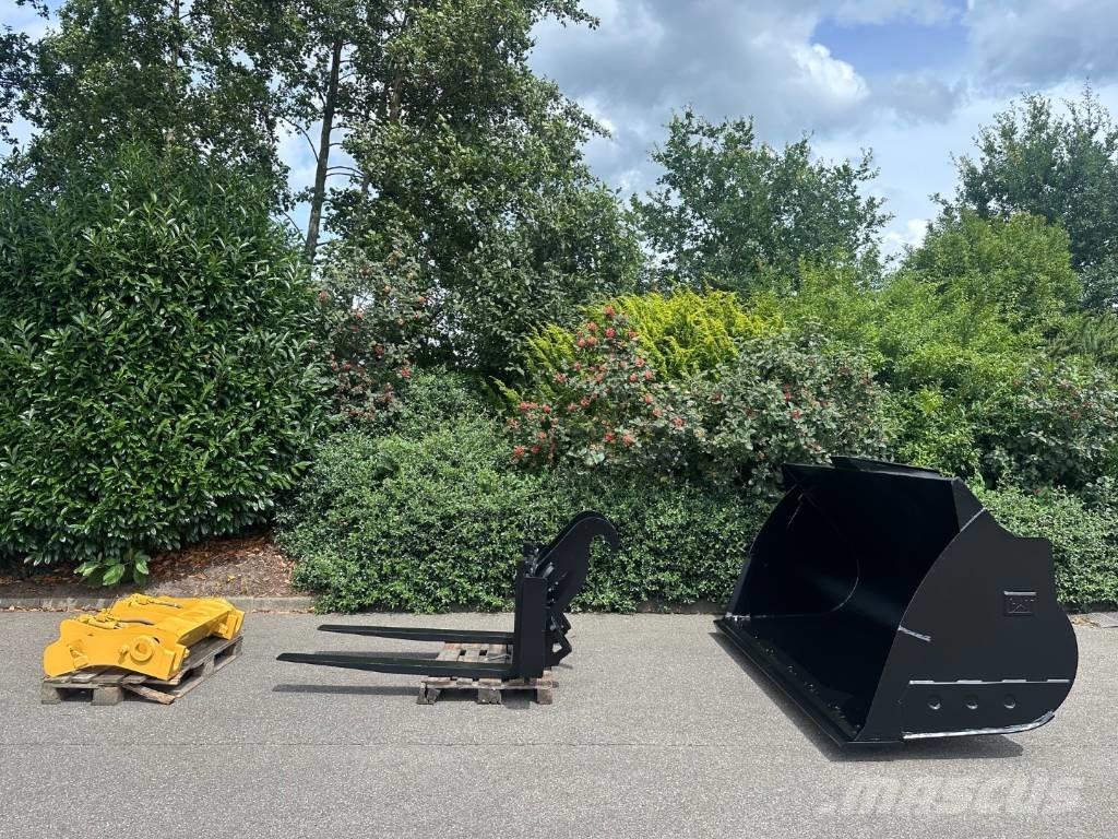 CAT 938M Utovarivači na kotačima