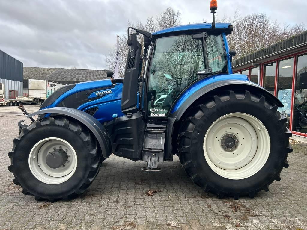 Valtra T 214 Versu Traktori