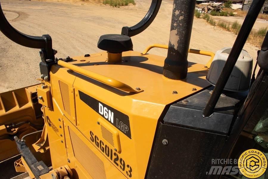 CAT D 6 N LGP Buldožeri gusjeničari