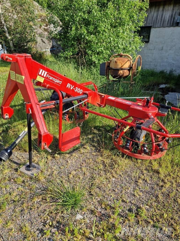 Fransgård RV 300 Okretači i sakupljači sijena