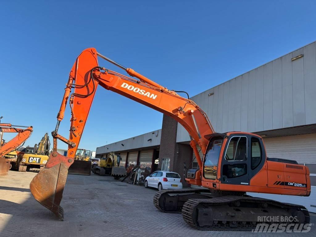 Doosan DX225LC Bageri gusjeničari