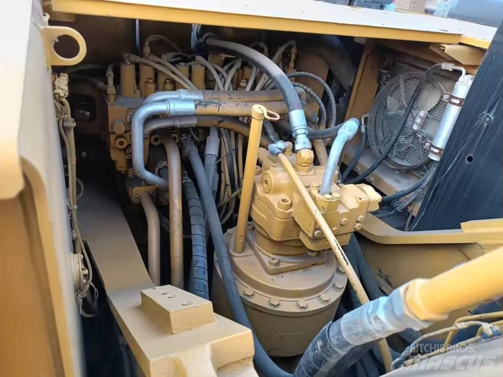 CAT 324 D Bageri gusjeničari