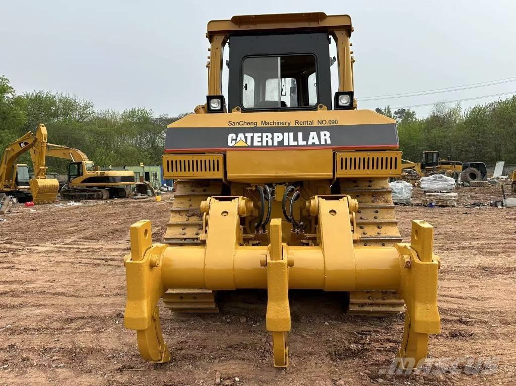 CAT D8R Buldožeri gusjeničari